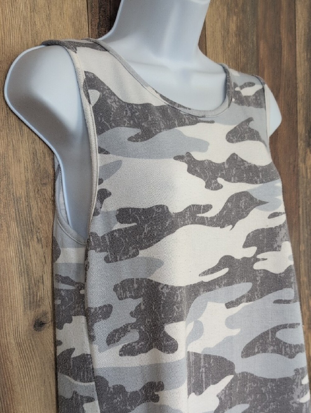 BomBom Camo Print Knit Tank Top M         Q282